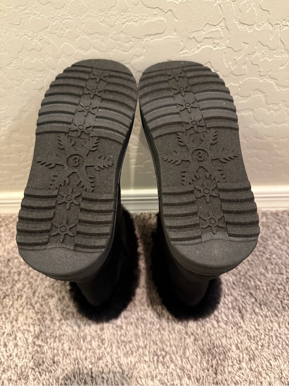 The Children's Place Black Faux Fur Winter Boots for Women